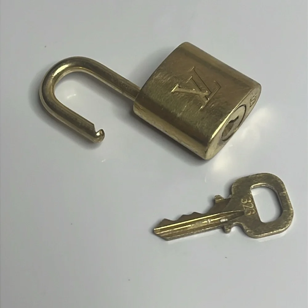 Louis Vuitton Padlock & Key #323